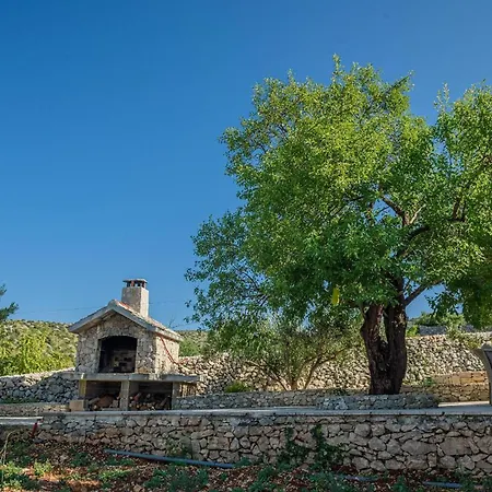 1 Bedroom Lovely In *